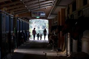 写真：親子で楽しむ乗馬ライフ